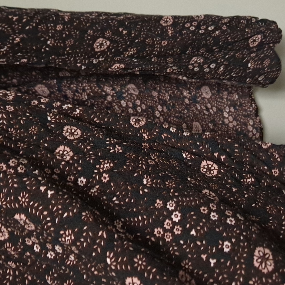 Size S Womens Skirt - Picture 3 of 4